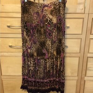 New York City Design Co. Skirt size L. 3% spandex=slight stretch. Pleated skirt